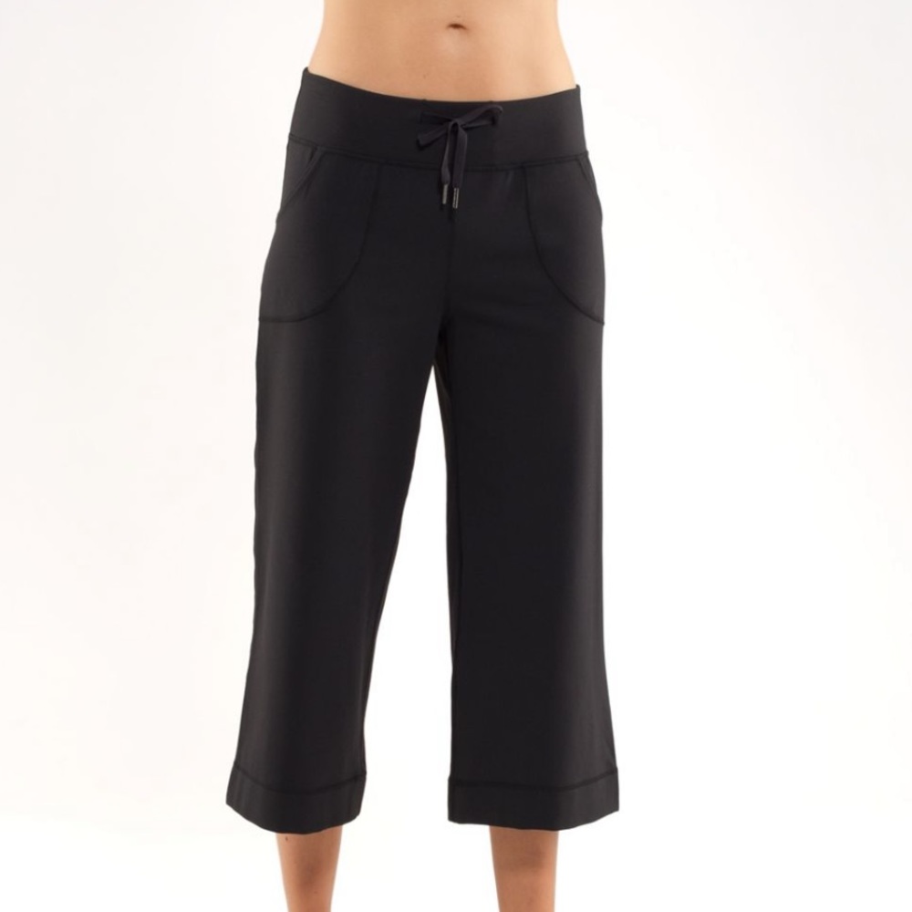 Lululemon Still Crop